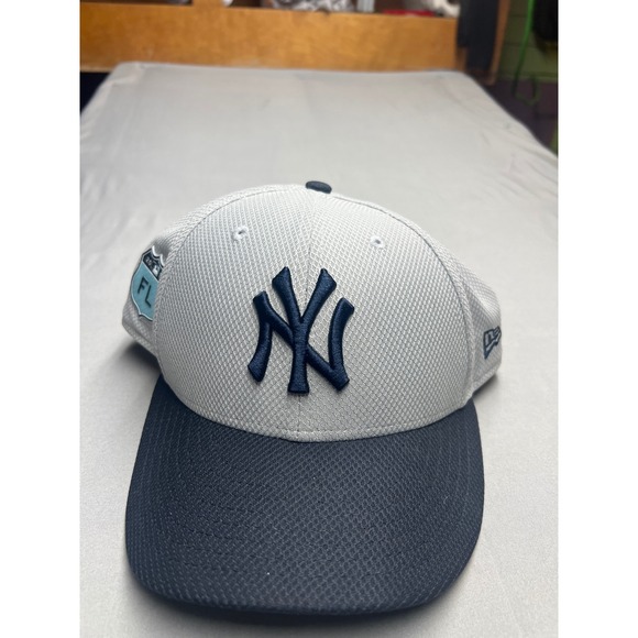 New Era Other - New Era 59FIFTY New York Yankees 2017 Spring Training Hat Grey Navy Size 8